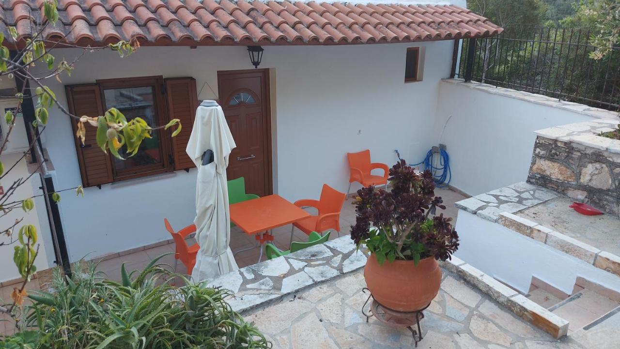 Villa Sissy Studios & Apartments Sívota Екстериор снимка